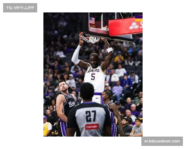 里夫斯狂砍五十分创世纪纪录 成为继科比詹姆斯后湖人最强得分手