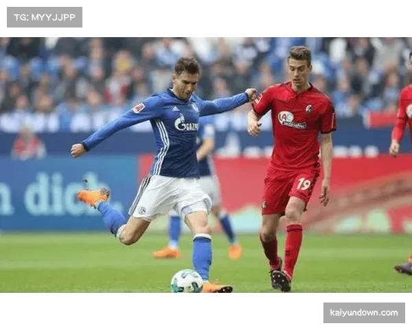 德国杯上半场：科帕多制造险情，药厂进攻乏力暂0-0战平帕德博恩